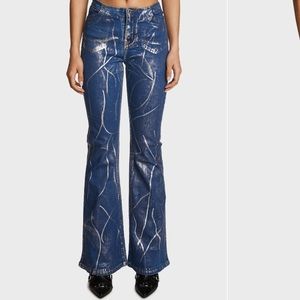 EDIKTED METALLIC COATED LOW RISE FLARED JEANS 🩵